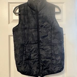 Zyia camo vest